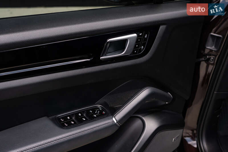 Внедорожник / Кроссовер Porsche Cayenne Coupe 2019 в Киеве