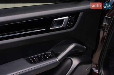 Внедорожник / Кроссовер Porsche Cayenne Coupe 2019 в 