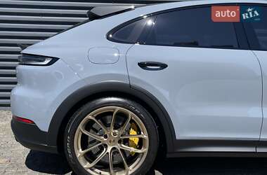 Позашляховик / Кросовер Porsche Cayenne Coupe 2024 в 