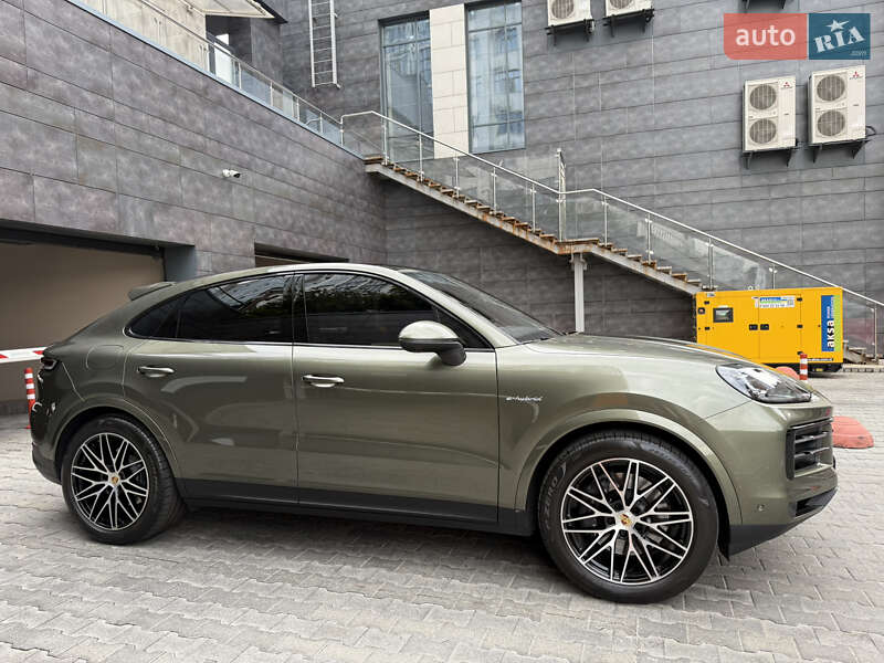 Позашляховик / Кросовер Porsche Cayenne Coupe 2023 в Києві
