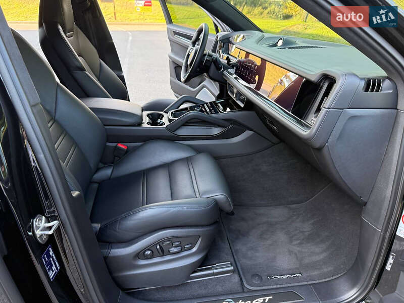 Позашляховик / Кросовер Porsche Cayenne Coupe 2023 в Києві фото 73 Позашляховик / Кросовер Porsche Cayenne Coupe 2023 в Києві