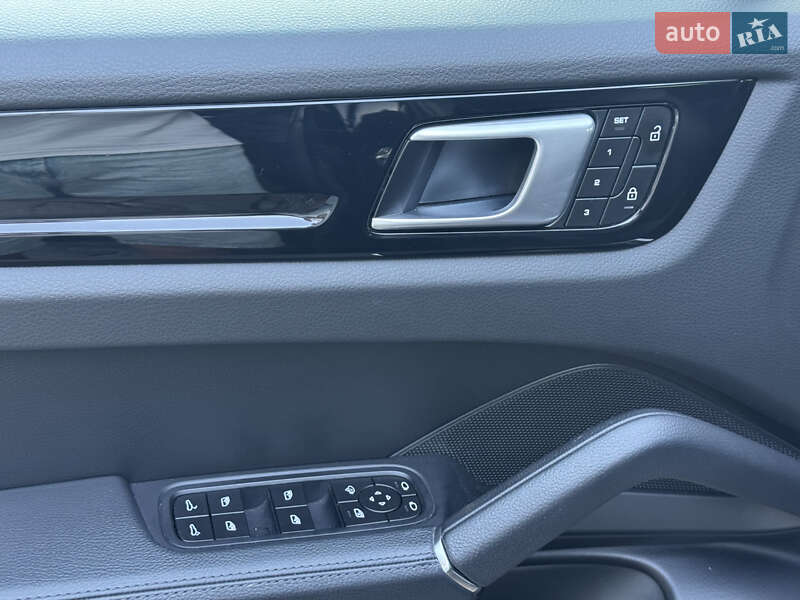 Внедорожник / Кроссовер Porsche Cayenne Coupe 2021 в Киеве фото 14 Внедорожник / Кроссовер Porsche Cayenne Coupe 2021 в Киеве