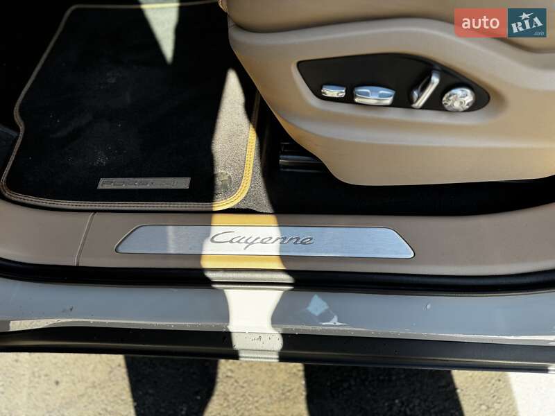 Внедорожник / Кроссовер Porsche Cayenne Coupe 2021 в Киеве