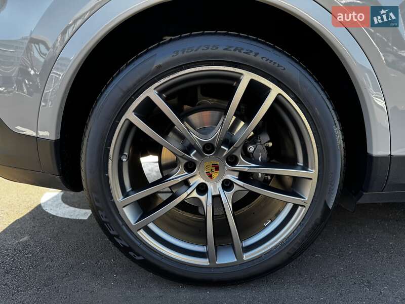 Внедорожник / Кроссовер Porsche Cayenne Coupe 2021 в Киеве