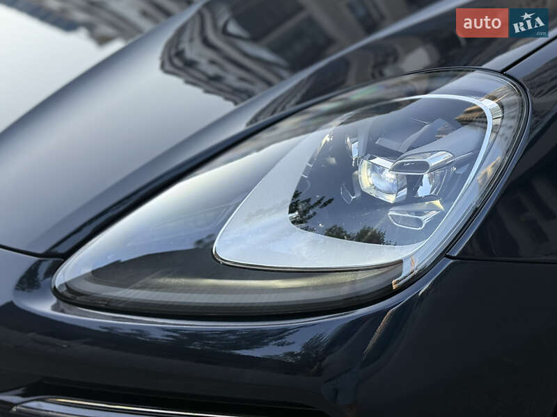 Внедорожник / Кроссовер Porsche Cayenne Coupe 2023 в Киеве