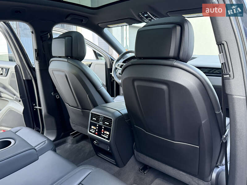 Внедорожник / Кроссовер Porsche Cayenne Coupe 2023 в Киеве