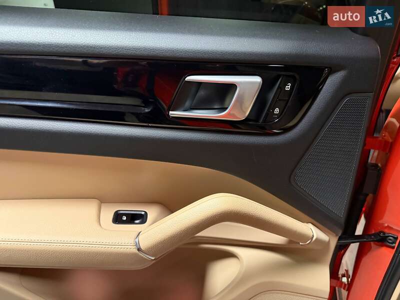 Позашляховик / Кросовер Porsche Cayenne Coupe 2020 в Києві