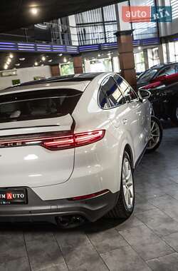 Внедорожник / Кроссовер Porsche Cayenne Coupe 2023 в 