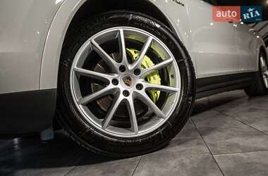 Внедорожник / Кроссовер Porsche Cayenne Coupe 2023 в 