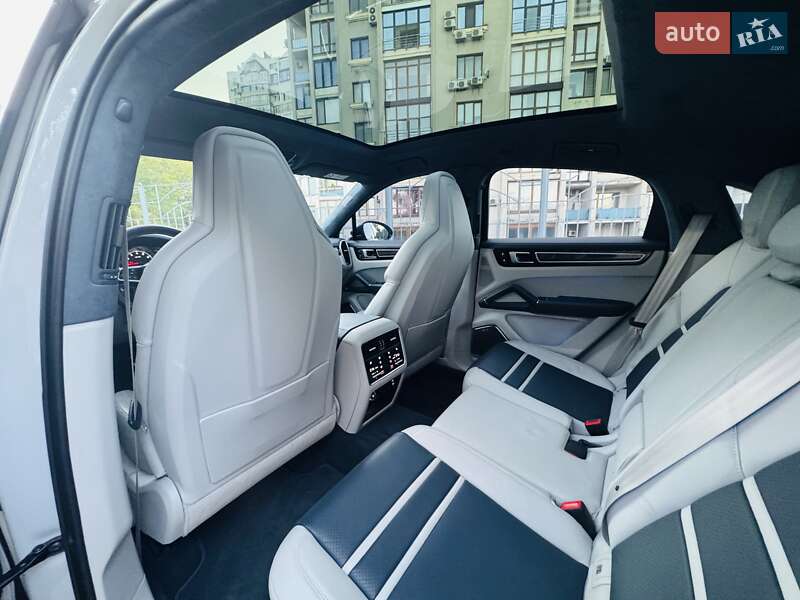 Позашляховик / Кросовер Porsche Cayenne Coupe 2022 в Одесі