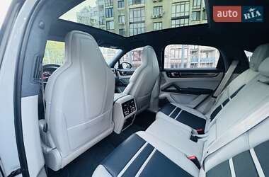 Внедорожник / Кроссовер Porsche Cayenne Coupe 2022 в 