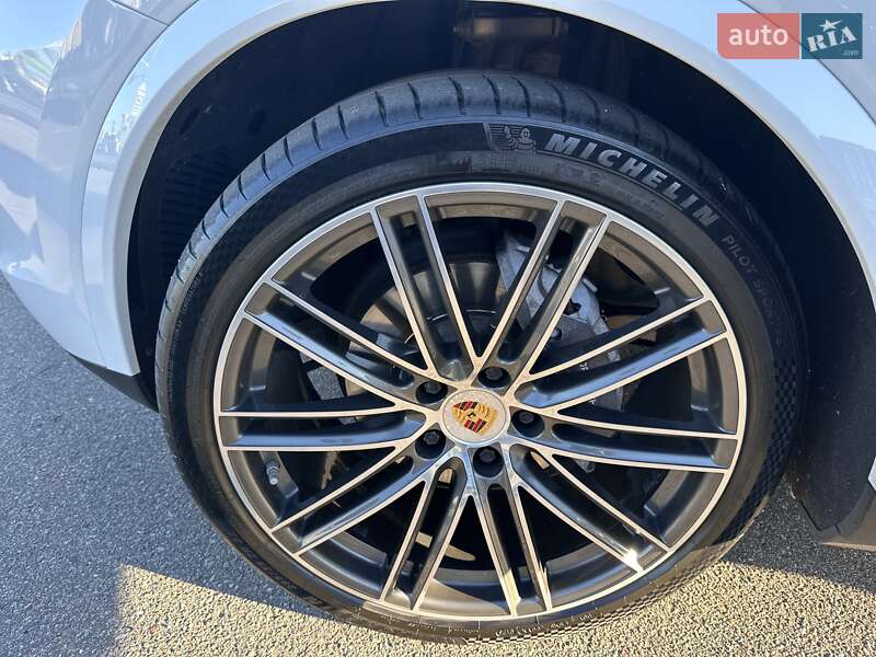 Внедорожник / Кроссовер Porsche Cayenne Coupe 2019 в Киеве