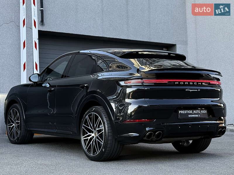 Позашляховик / Кросовер Porsche Cayenne Coupe 2024 в Києві
