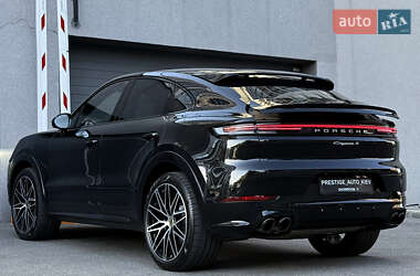 Позашляховик / Кросовер Porsche Cayenne Coupe 2024 в 