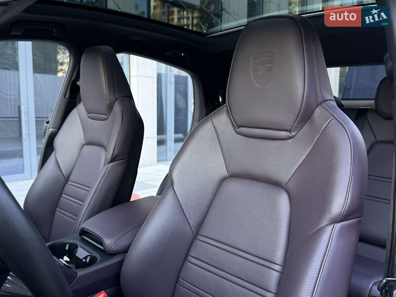 Позашляховик / Кросовер Porsche Cayenne Coupe 2024 в Києві