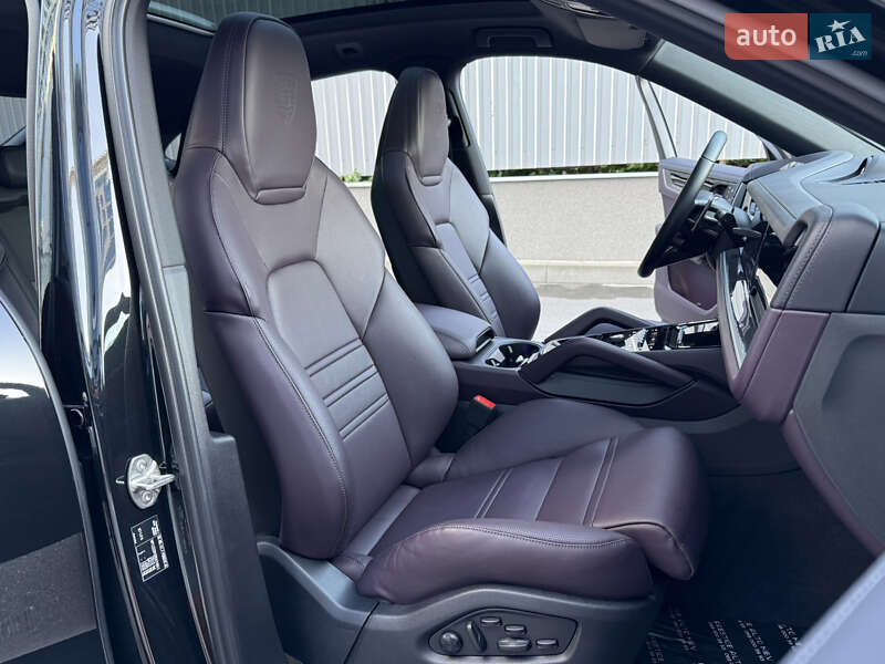 Позашляховик / Кросовер Porsche Cayenne Coupe 2024 в Києві