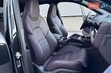 Позашляховик / Кросовер Porsche Cayenne Coupe 2024 в 