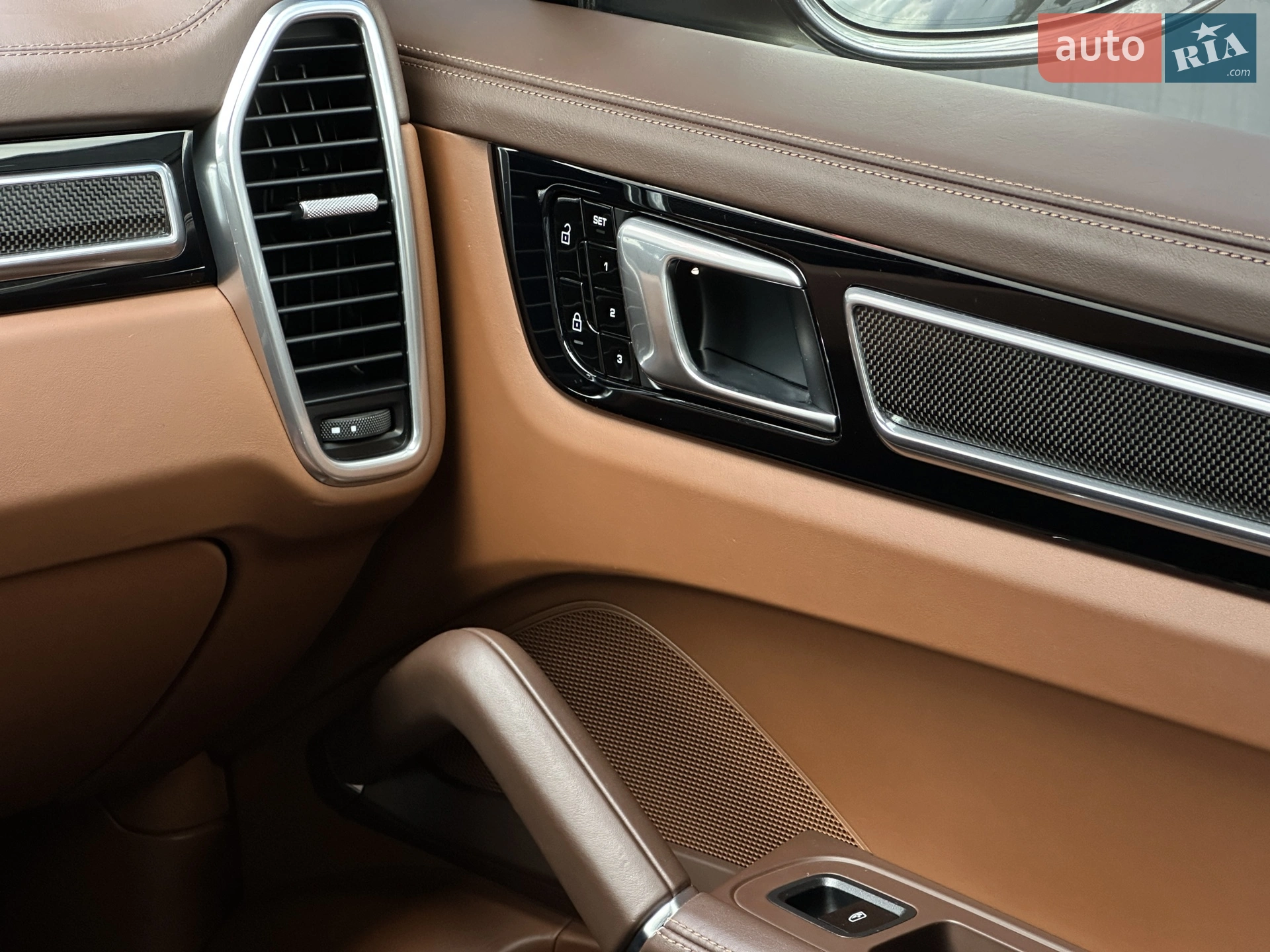 2020 Porsche Cayenne Coupe - мініатюра 31