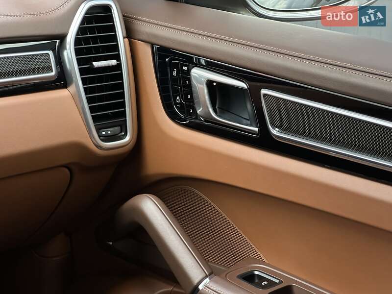 Внедорожник / Кроссовер Porsche Cayenne Coupe 2020 в Мукачево