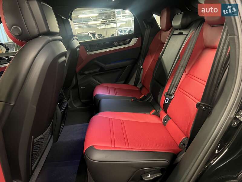 Внедорожник / Кроссовер Porsche Cayenne Coupe 2024 в Киеве