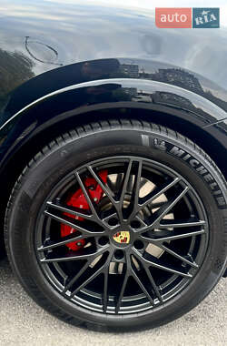 Внедорожник / Кроссовер Porsche Cayenne Coupe 2024 в 