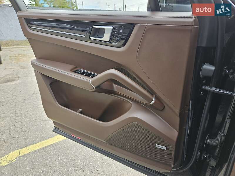 Позашляховик / Кросовер Porsche Cayenne Coupe 2020 в Києві фото 21 Позашляховик / Кросовер Porsche Cayenne Coupe 2020 в Києві