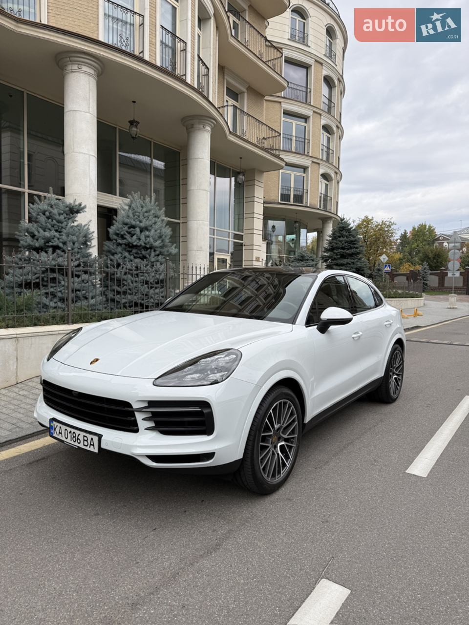 2020 Porsche Cayenne Coupe - мініатюра 22
