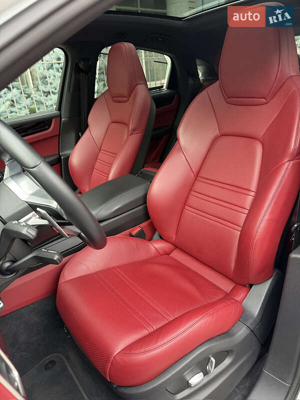Внедорожник / Кроссовер Porsche Cayenne Coupe 2020 в Киеве