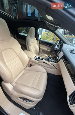 Внедорожник / Кроссовер Porsche Cayenne Coupe 2021 в  фото 12 Внедорожник / Кроссовер Porsche Cayenne Coupe 2021 в