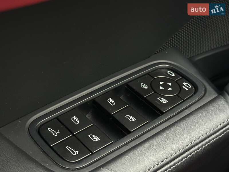 Позашляховик / Кросовер Porsche Cayenne Coupe 2024 в Києві фото 38 Позашляховик / Кросовер Porsche Cayenne Coupe 2024 в Києві