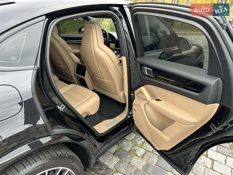 Позашляховик / Кросовер Porsche Cayenne Coupe 2021 в Києві