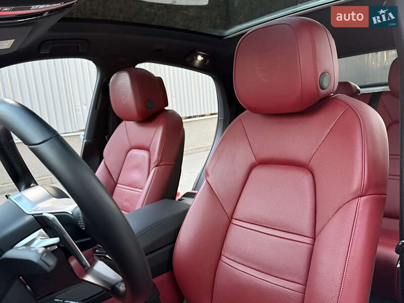 Внедорожник / Кроссовер Porsche Cayenne Coupe 2019 в Киеве фото 41 Внедорожник / Кроссовер Porsche Cayenne Coupe 2019 в Киеве