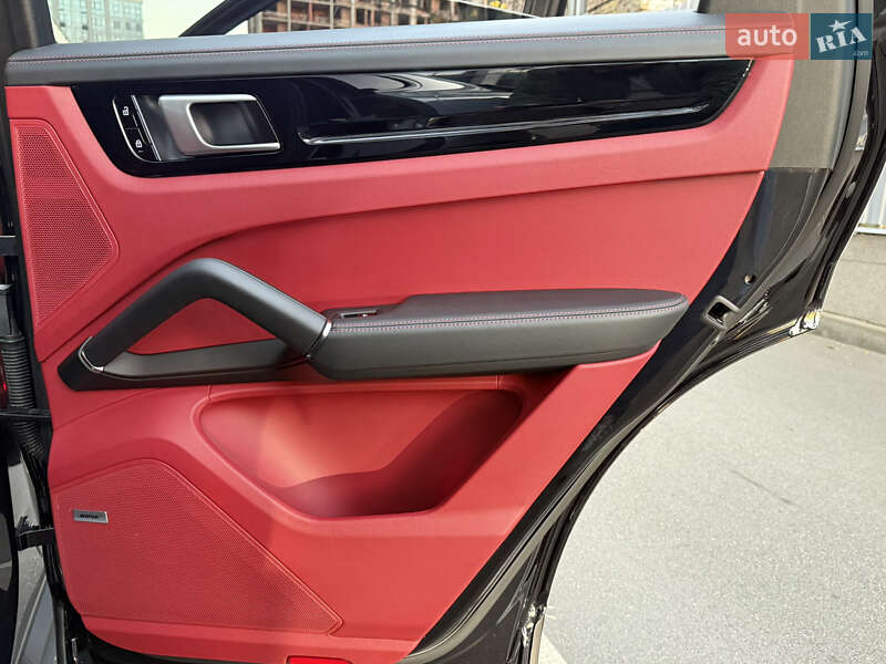 Внедорожник / Кроссовер Porsche Cayenne Coupe 2019 в Киеве фото 60 Внедорожник / Кроссовер Porsche Cayenne Coupe 2019 в Киеве