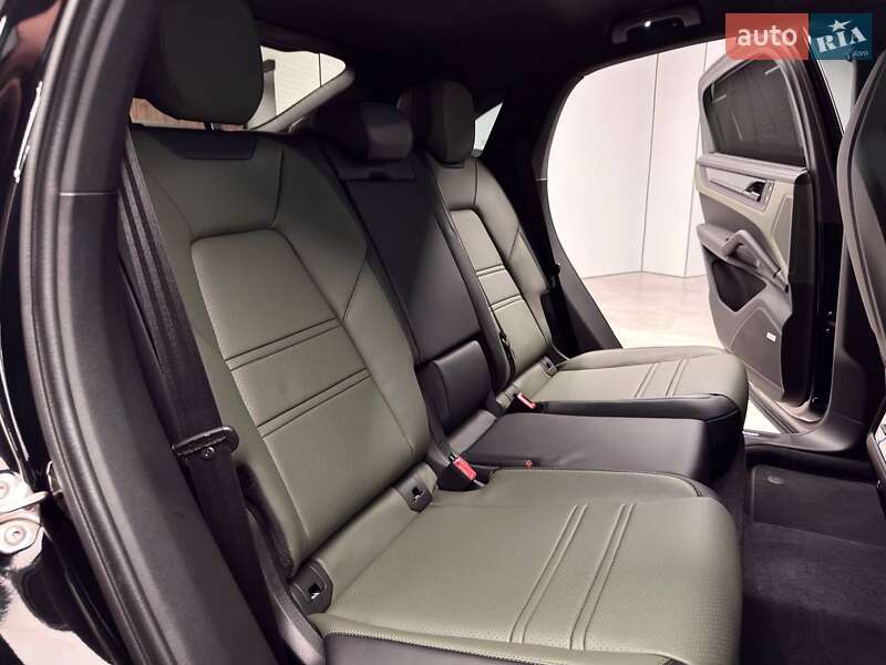 Внедорожник / Кроссовер Porsche Cayenne Coupe 2025 в Киеве