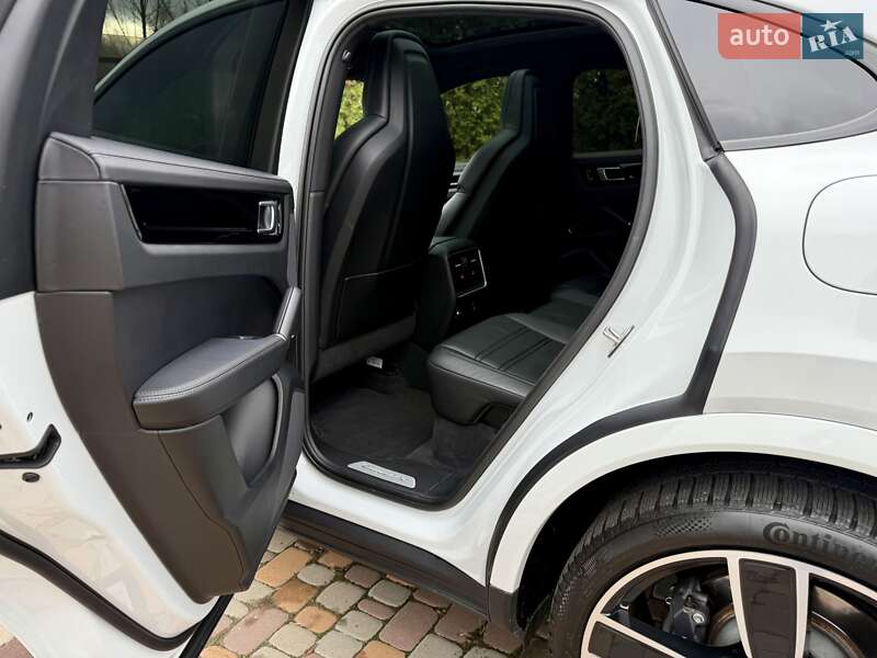 Позашляховик / Кросовер Porsche Cayenne Coupe 2022 в Києві