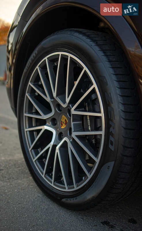 Позашляховик / Кросовер Porsche Cayenne Coupe 2019 в Чернівцях