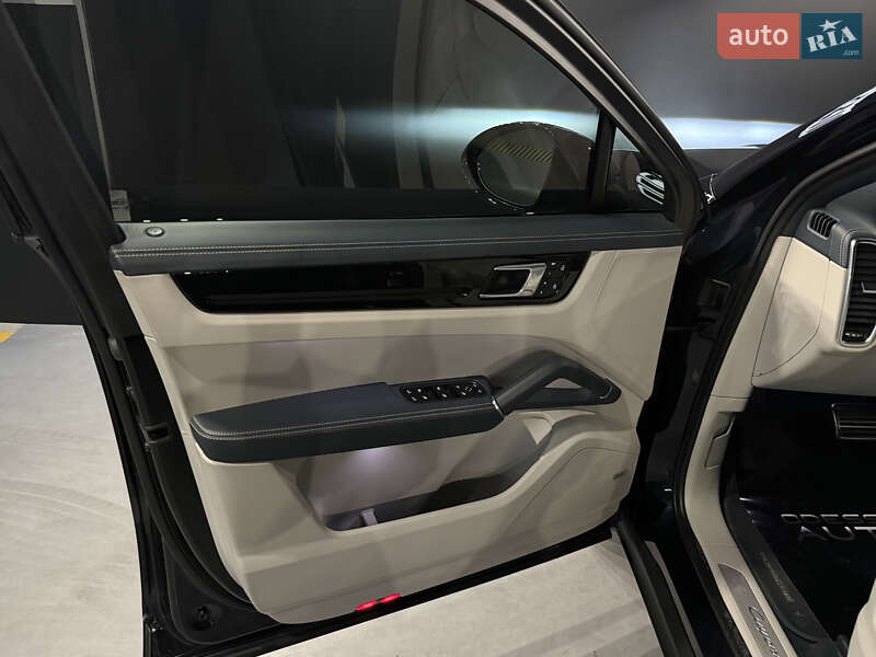 Позашляховик / Кросовер Porsche Cayenne Coupe 2021 в Одесі