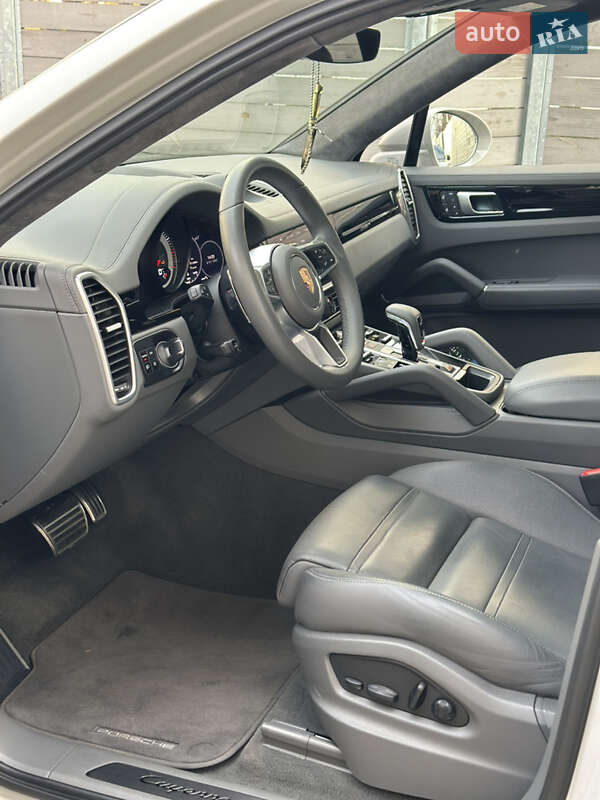 Позашляховик / Кросовер Porsche Cayenne Coupe 2022 в Києві