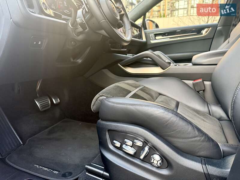 Позашляховик / Кросовер Porsche Cayenne Coupe 2024 в Києві фото 38 Позашляховик / Кросовер Porsche Cayenne Coupe 2024 в Києві