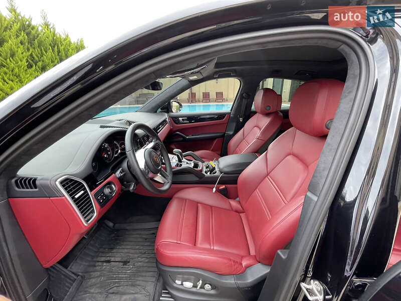 Позашляховик / Кросовер Porsche Cayenne Coupe 2020 в Києві