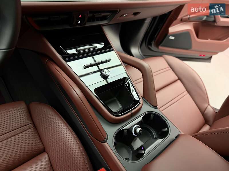 Внедорожник / Кроссовер Porsche Cayenne Coupe 2025 в Киеве фото 36 Внедорожник / Кроссовер Porsche Cayenne Coupe 2025 в Киеве