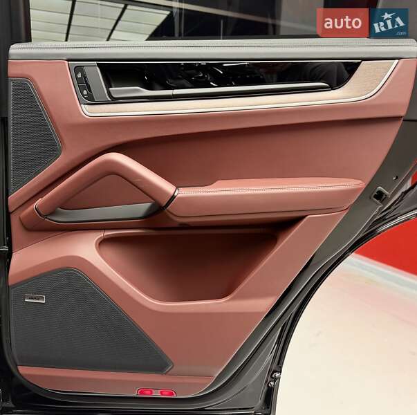 Внедорожник / Кроссовер Porsche Cayenne Coupe 2025 в Киеве фото 48 Внедорожник / Кроссовер Porsche Cayenne Coupe 2025 в Киеве