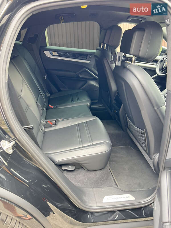 Внедорожник / Кроссовер Porsche Cayenne Coupe 2023 в Киеве фото 14 Внедорожник / Кроссовер Porsche Cayenne Coupe 2023 в Киеве