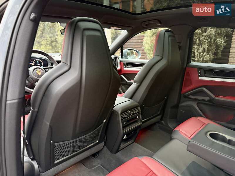 Внедорожник / Кроссовер Porsche Cayenne Coupe 2024 в Киеве фото 63 Внедорожник / Кроссовер Porsche Cayenne Coupe 2024 в Киеве