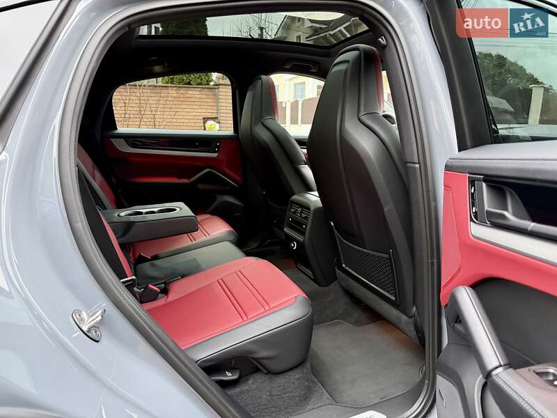 Внедорожник / Кроссовер Porsche Cayenne Coupe 2024 в Киеве фото 73 Внедорожник / Кроссовер Porsche Cayenne Coupe 2024 в Киеве