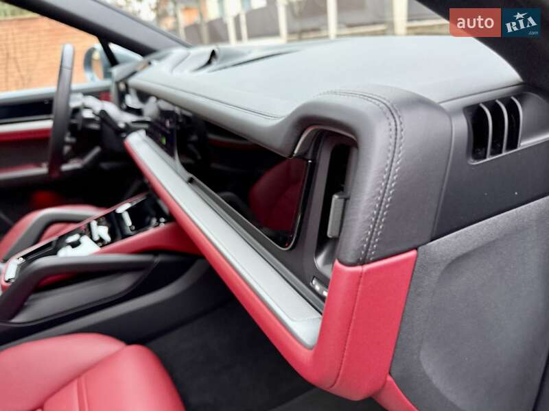 Внедорожник / Кроссовер Porsche Cayenne Coupe 2024 в Киеве фото 78 Внедорожник / Кроссовер Porsche Cayenne Coupe 2024 в Киеве