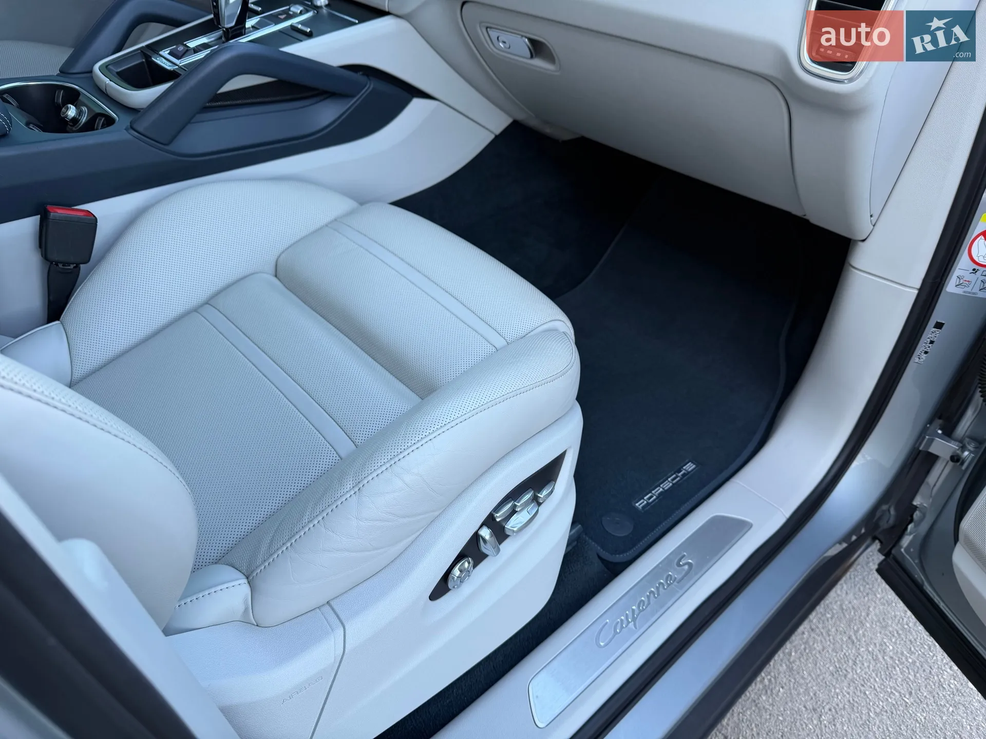 2019 Porsche Cayenne Coupe - мініатюра 24