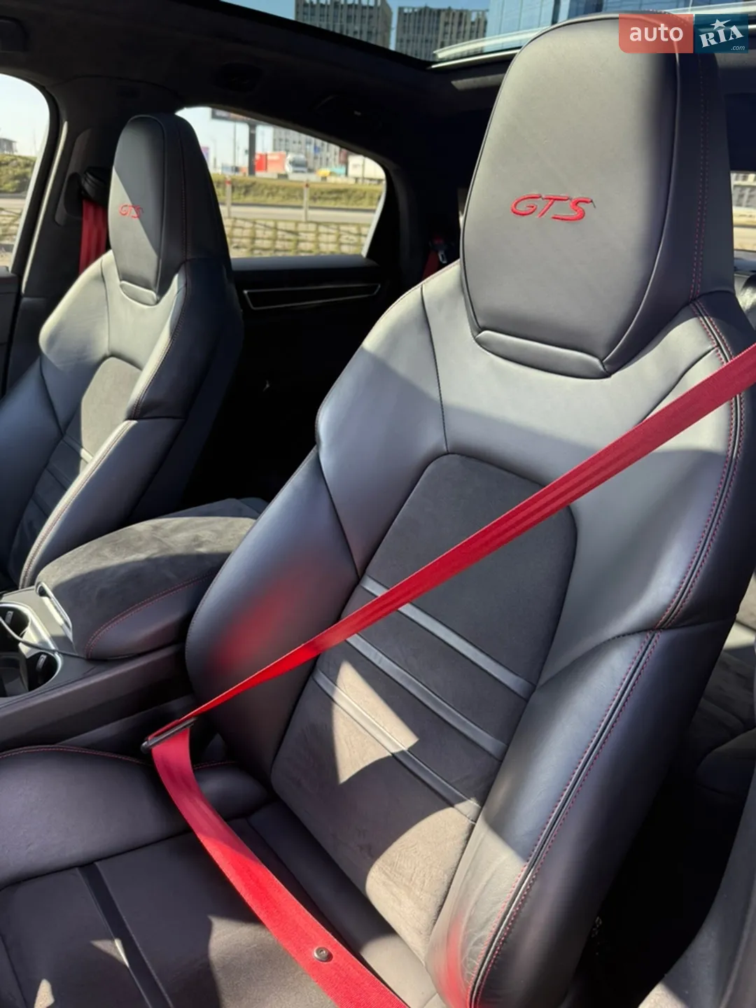 2020 Porsche Cayenne Coupe - мініатюра 17