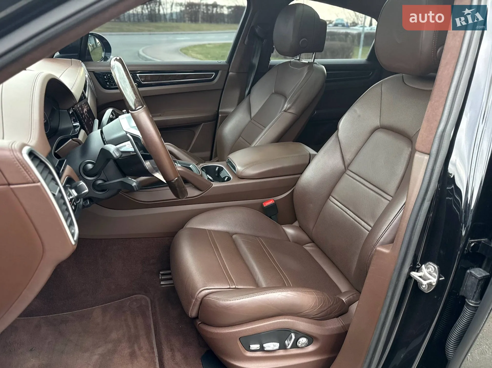 2021 Porsche Cayenne Coupe - мініатюра 11