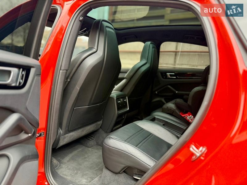 Внедорожник / Кроссовер Porsche Cayenne Coupe 2019 в Днепре фото 20 Внедорожник / Кроссовер Porsche Cayenne Coupe 2019 в Днепре